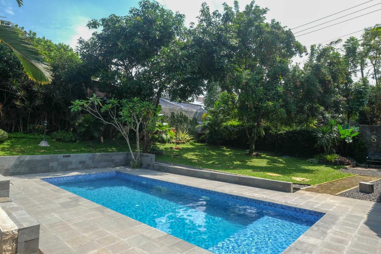 Sareh Villa By The Lavana Semarang Exterior photo