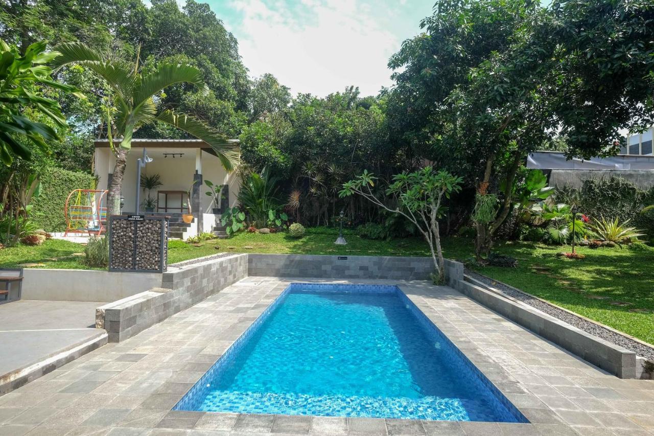 Sareh Villa By The Lavana Semarang Exterior photo