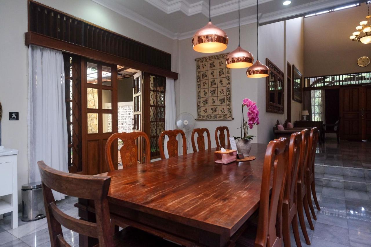 Sareh Villa By The Lavana Semarang Exterior photo