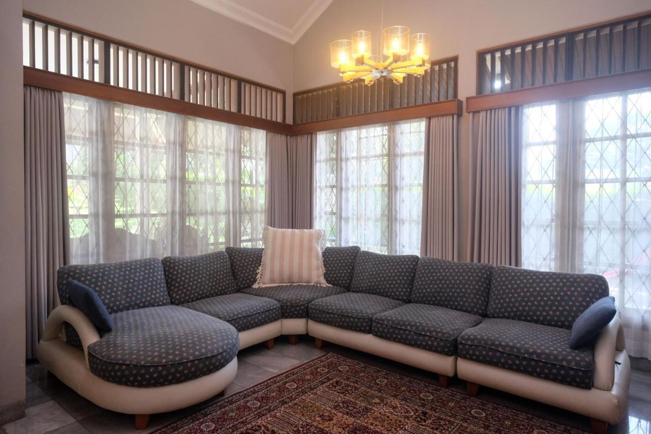 Sareh Villa By The Lavana Semarang Exterior photo