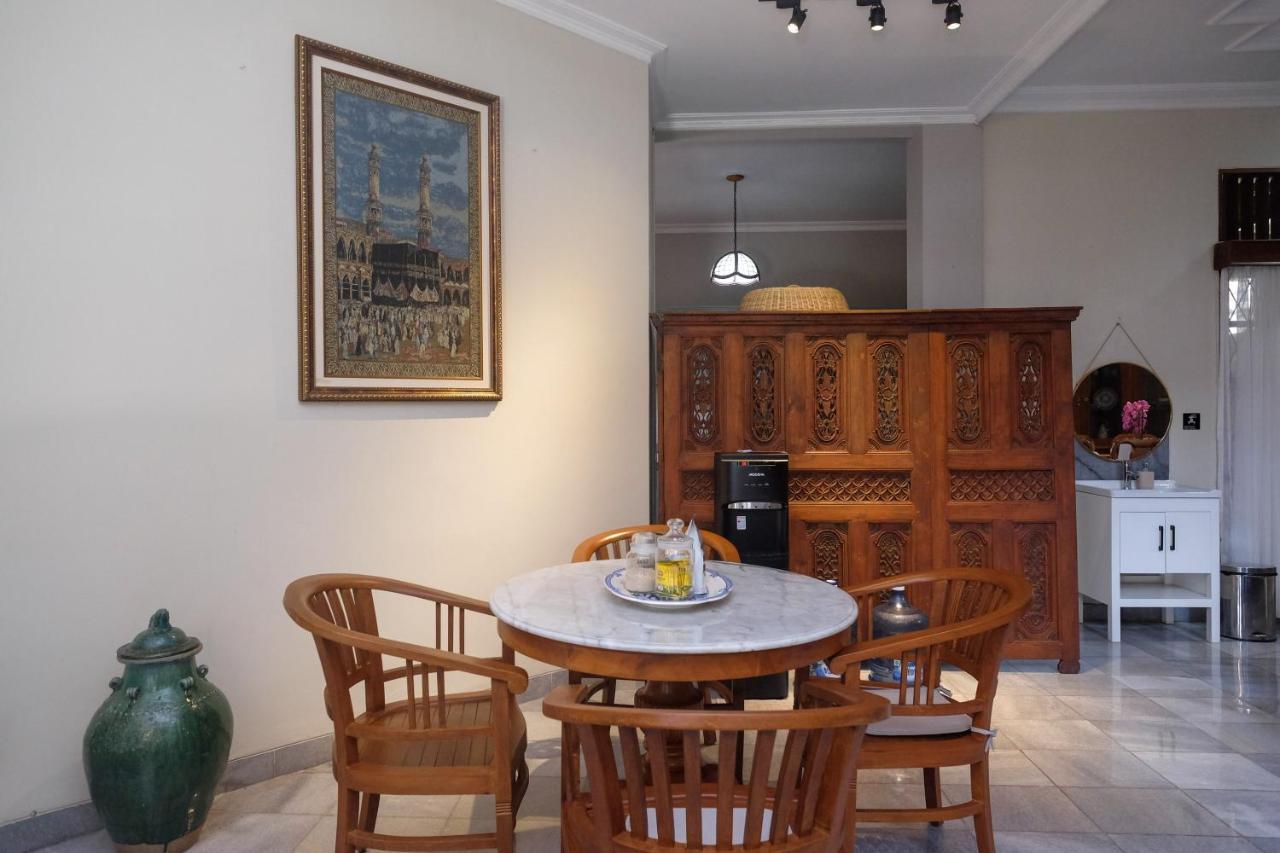 Sareh Villa By The Lavana Semarang Exterior photo