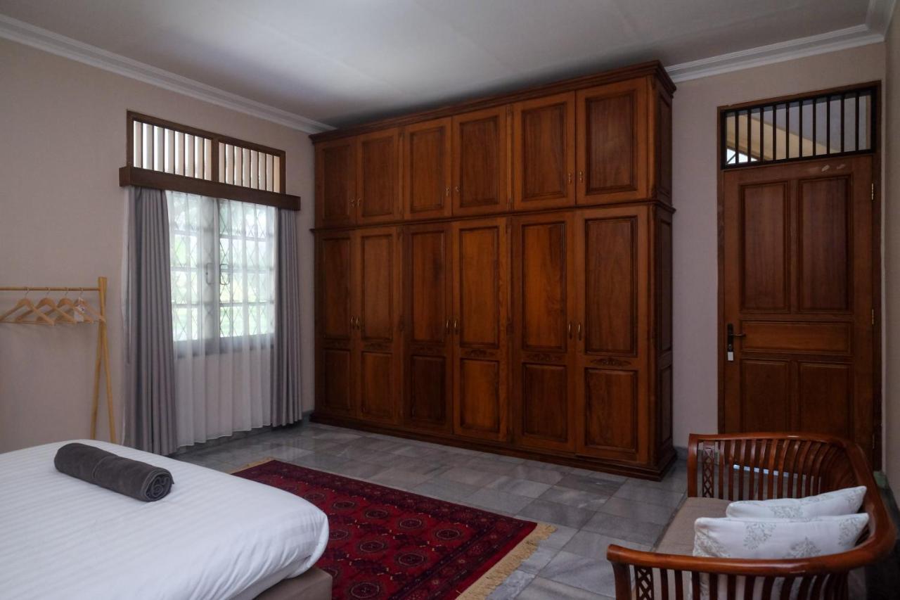 Sareh Villa By The Lavana Semarang Exterior photo