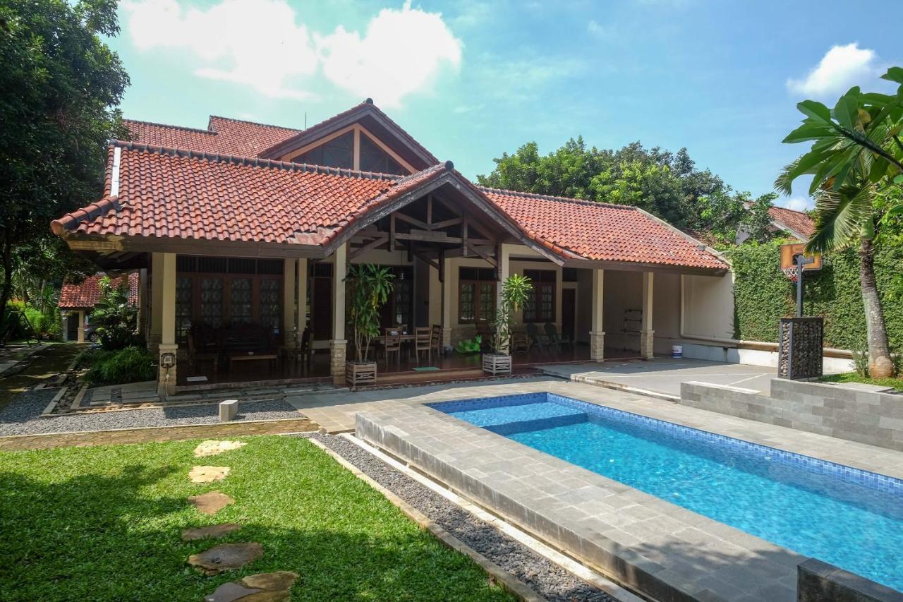 Sareh Villa By The Lavana Semarang Exterior photo