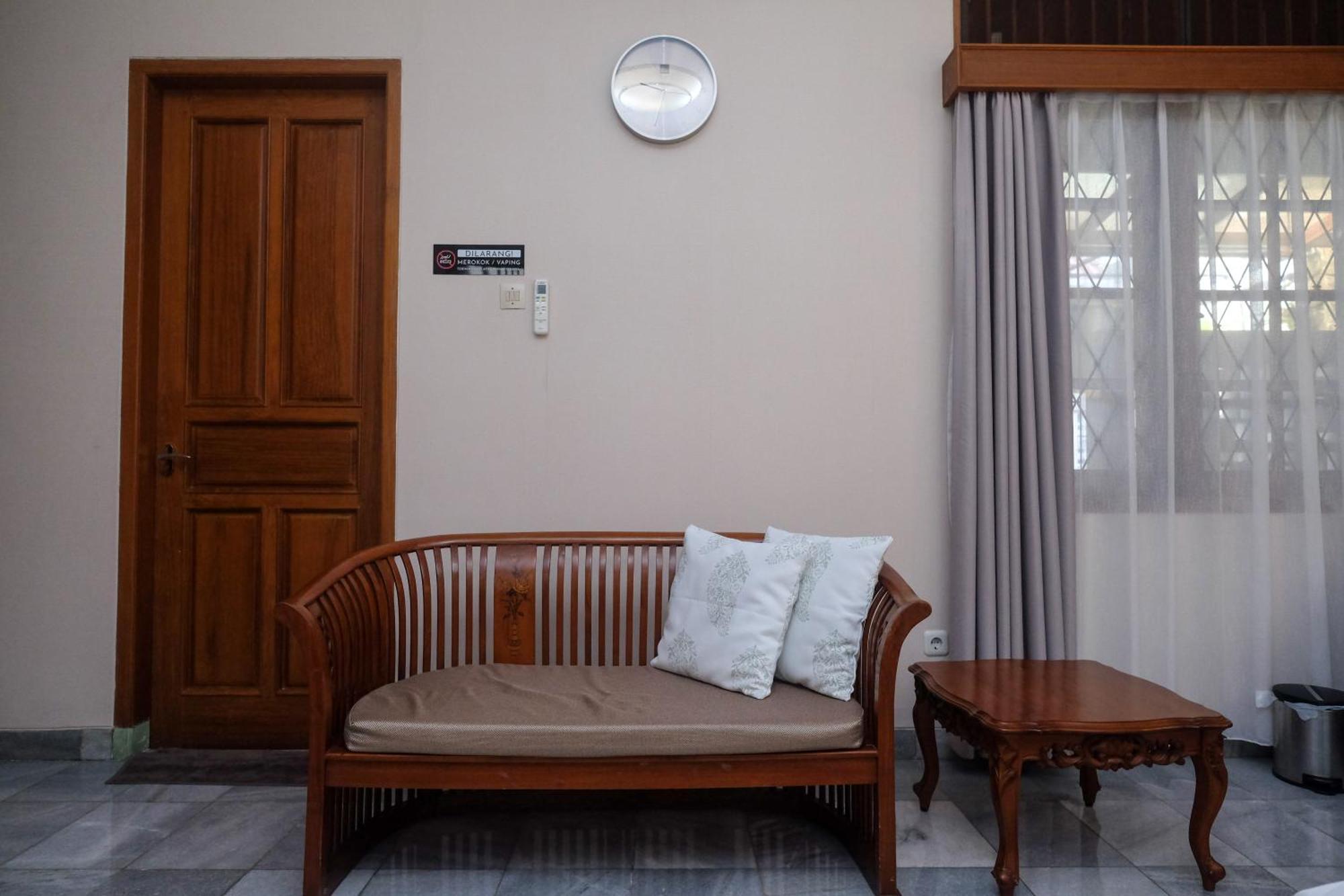 Sareh Villa By The Lavana Semarang Exterior photo