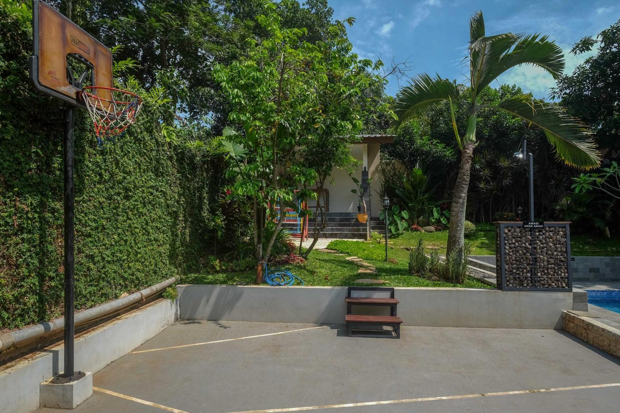 Sareh Villa By The Lavana Semarang Exterior photo
